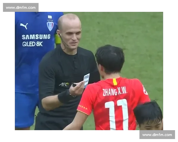 谢晖阳飞铲门将染黄 无锡门神姜何神扑助球队 2-0 取胜